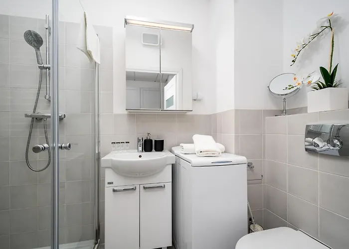 Prymasa Tysiaclecia 83a Free Garage By Perfect Warszawa