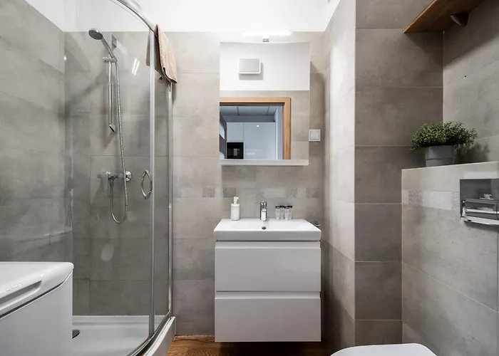 Lejlighed Prymasa Tysiaclecia 83a Free Garage By Perfect Warszawa