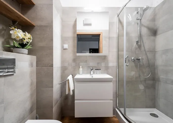 Prymasa Tysiaclecia 83a Free Garage By Perfect *