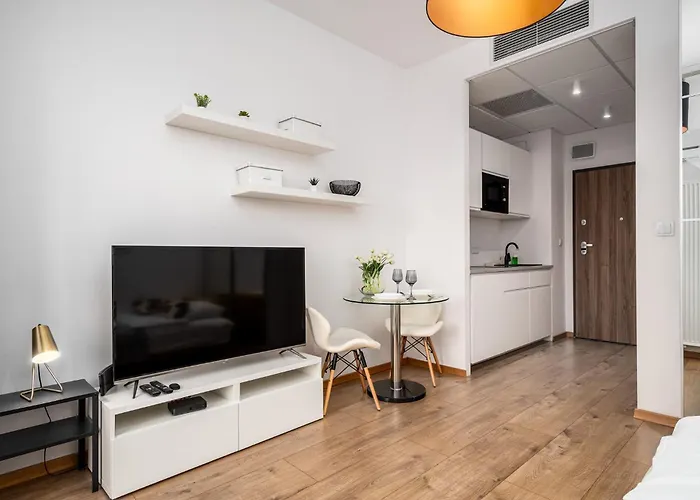 Lejlighed Prymasa Tysiaclecia 83a Free Garage By Perfect