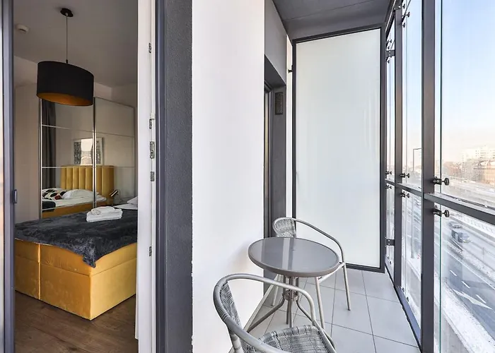 Lejlighed Prymasa Tysiaclecia 83a Free Garage By Perfect