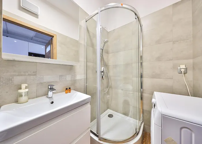 Prymasa Tysiaclecia 83a Free Garage By Perfect *