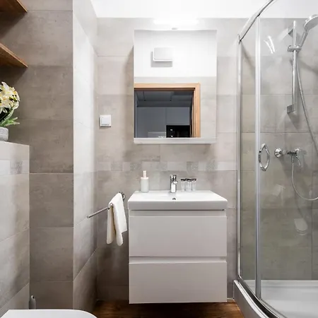 Prymasa Tysiaclecia 83a Free Garage By Perfect *